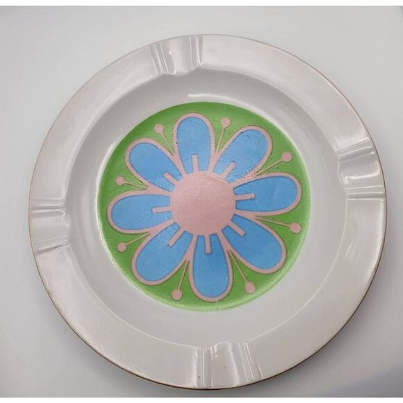 Groovy 1960's Pastel Atomic Minimalist Flower Ashtray. Beautiful example of mid - Picture 2 of 6